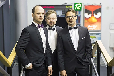 Naują komediją „Tarp mūsų, berniukų...“ pristatę aktoriai ir kūrėjai kratosi „greito maisto etiketės“