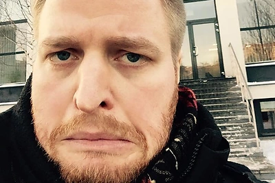 Mykolas Pleskas nesutinka mokėti baudos už lange suraitytą „kalėdinį penį“ – kreipsis į teismą