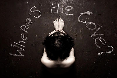 Motinų nemylėtos dukros (I): 7 jų psichologinės žaizdos