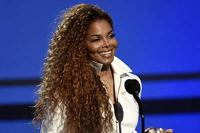 Kaune koncertuosianti Janet Jackson paneigė gandus apie jai neva diagnozuotą vėžį