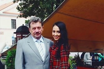 Dainininkė Vasha gedi senelio: „Seneliu jį vadinti maža. Vaikystėje jį šaukdavau tėčiu“