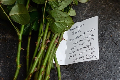 Gerbėjai atsisveikina su Davidu Bowie