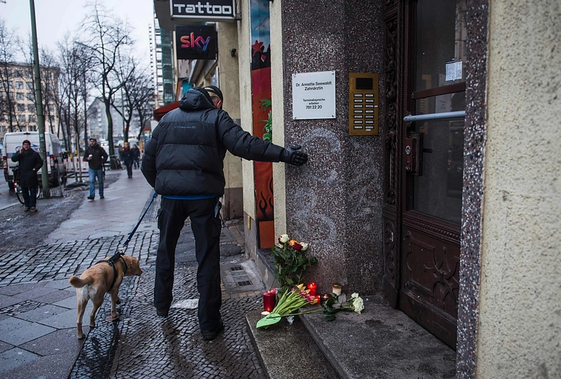 Gerbėjai atsisveikina su Davidu Bowie