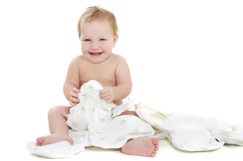 Kūdikis su sauskalnėmis