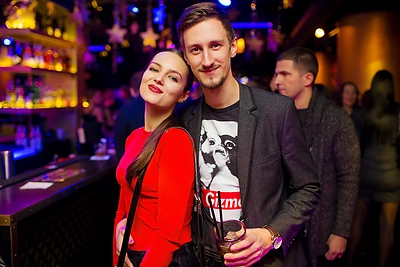 Simona Burbaitė su mylimuoju Matu ragavo aukso dulkėmis puoštų vaišių