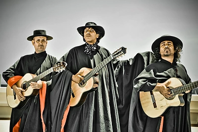 Per ispanų trio „Olé!“ pasirodymą Vilniuje degs gitaros: žiūrėkite video