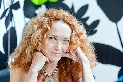 Eva Tombak: „Esame beviltiškai atitolę, nugrimzdę į savo problemas ir troškimus“