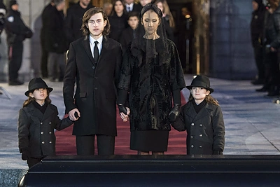 Celine Dion su sūnumis tarė paskutinį „sudie“ vyrui ir tėvui Rene Angeliliui