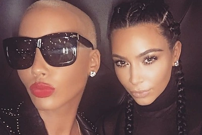 Kim Kardashian nustebino gerbėjus: asmenukėje pozuoja su savo prieše Amber Rose