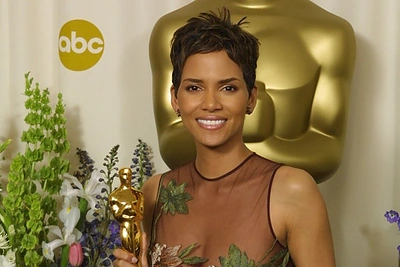 Halle Berry apie rasinę nelygybę „Oskarų“ apdovanojimuose: „Tai drasko širdį“
