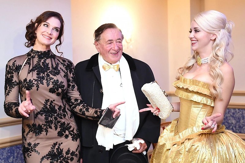Brooke Shields ir Richardas Lugneris su žmona Cathy Lugner