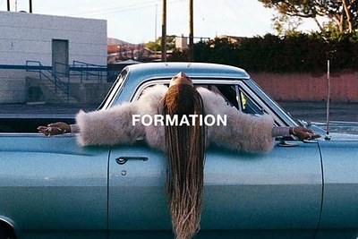 Beyonce netikėtai pristatė naują dainą „Formation“: klipe vaidina ir jos dukra Blue Ivy