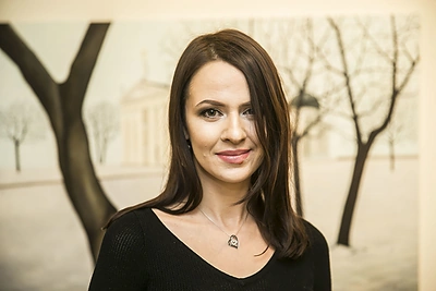 Buvęs „Playboy“ modelis Dovilė Bilkštienė pristatė debiutinę tapybos parodą: kurti įkvėpė dukros