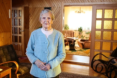 100-metė Marcelė Kuizaitienė: „Labai laukiu pavasario – kad galėčiau sode pakabinti dovanotas sūpynes“