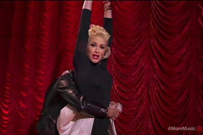 Gwen Stefani klipo „Make Me Like You“ akimirka