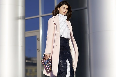 4 aksesuarų deriniai, kurie pagyvins veiklios moters garderobą