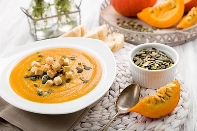 Kaip nesuklysti gaminant trintą sriubą? Receptai