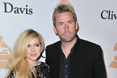 Apie skyrybas pranešę Avril Lavigne ir „Nickelback“ lyderis Chadas Kroegeris – ir vėl kartu