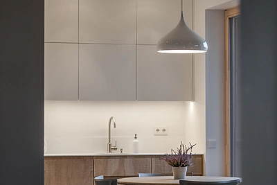 Interjere – modernaus skandinaviško ir kaimiško stiliaus dermė.