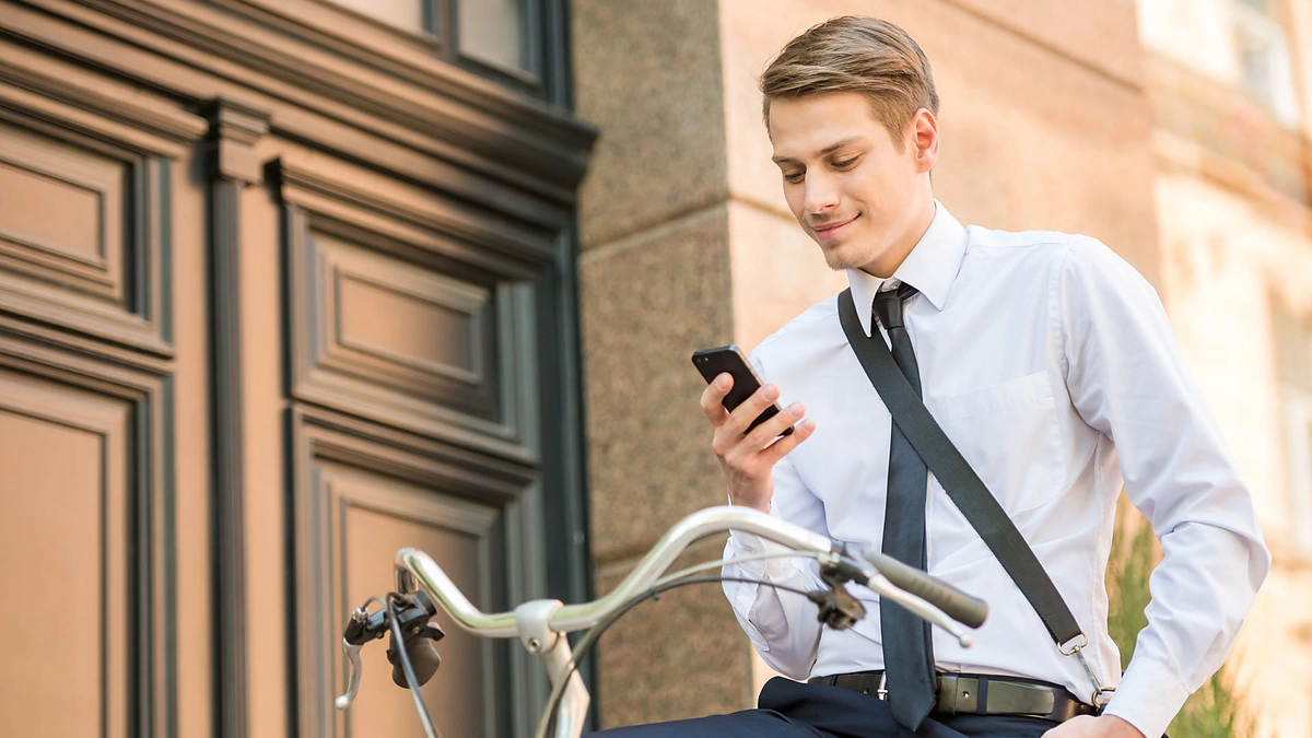 Verslininkas ant dviračio