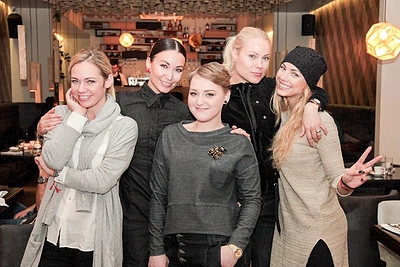 Vėžį įveikusi 15-metė Evelina Akelytė sulaukė grupės „69 danguje“ staigmenos