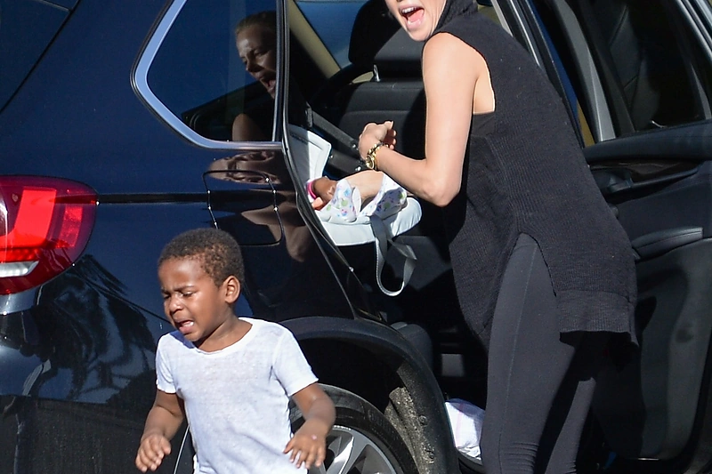 Charlize Theron su sūnumi Jacksonu