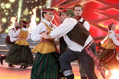 „Kadagio“ premjera: tautinių šokių kovos, įspūdingi kostiumai ir garsūs generolai