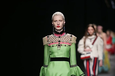 „Gucci“ 2016 m. rudens-žiemos kolekcijos modelis