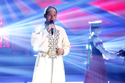 Lauris Reiniks uždainavo lietuviškai