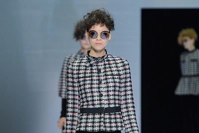 „Giorgio Armani“ 2016 m. rudens-žiemos kolekcijos modelis