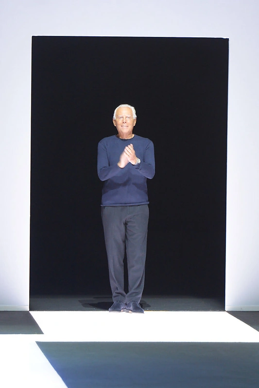 „Giorgio Armani“ 2016 m. rudens-žiemos kolekcijos modelis