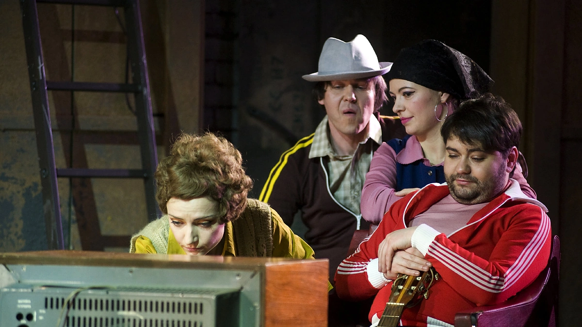 Operos veikėjų kostiumai