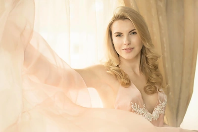 Deimantė Andriuškaitė tapo specialiai jai kurtų būsimos nuotakos naktinių modeliu