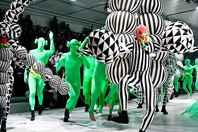 Pirmoji „Mados infekcijos“ diena: menas, pripučiama mada ir šiek tiek dėvimų drabužių