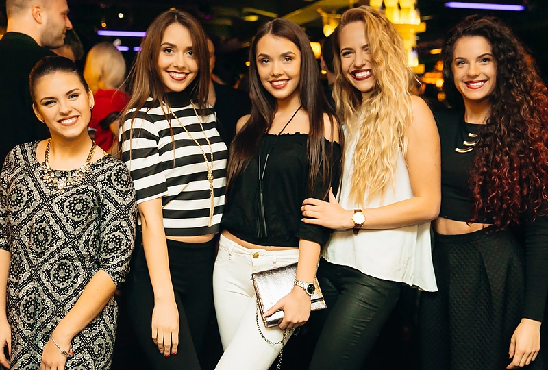 Linksmybių akimirka „Pantera“ naktiniame klube