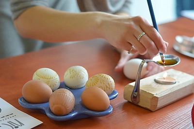 Tradiciniai kiaušinių marginimo būdai ir šventinio dekoro idėjos