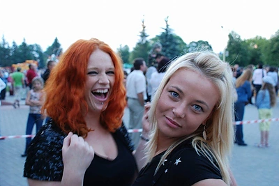 Mia pasidalijo 10 metų senumo kadru su geriausia drauge: „Donata mano namuose turi ir dantų šepetėlį“