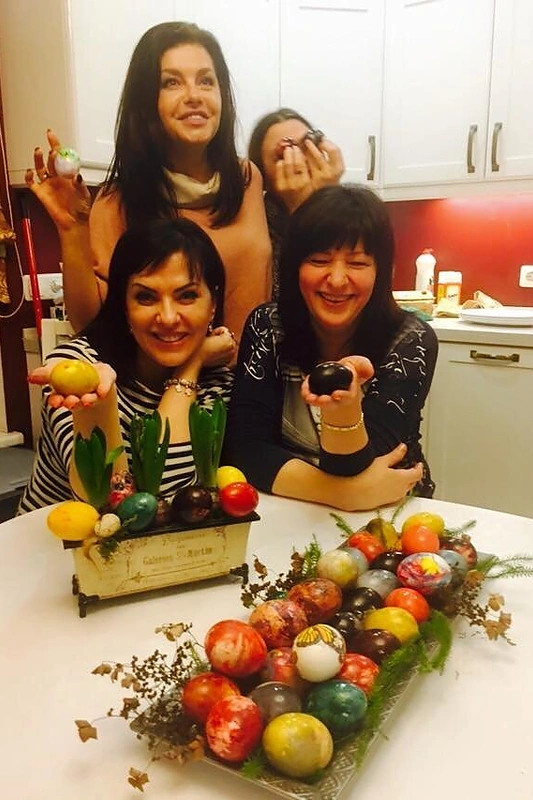 Kristina Kaikarienė su draugėmis