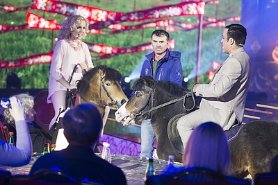Radžis ir Donata Gutauskienė-Laisva atskleidė naują savo talentą: į sceną atjojo poniais