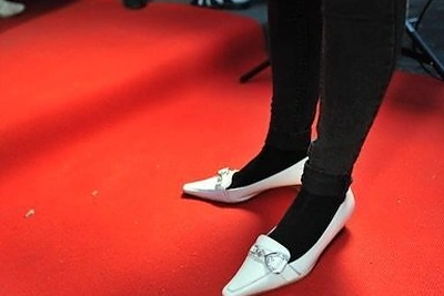 Normalūs bateliai / Šokiai Ne Savo Batuose