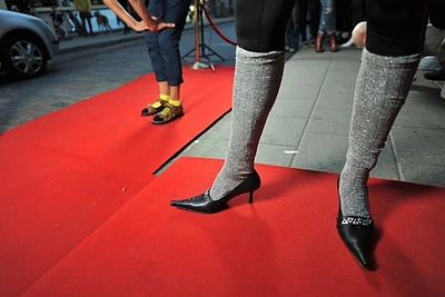 Normalūs bateliai / Šokiai Ne Savo Batuose