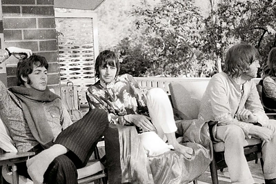 Buvusi „The Beatles“ nario George'o Harrisono ir Erico Claptono žmona parodė nematytas jų nuotraukas