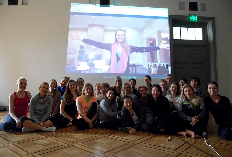 Milanos Jašinskytės jogos pamokos akimirka