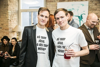 Menininkai dvyniai Gataveckai – apie kastas vaikų namuose ir pirmą parduotą paveikslą