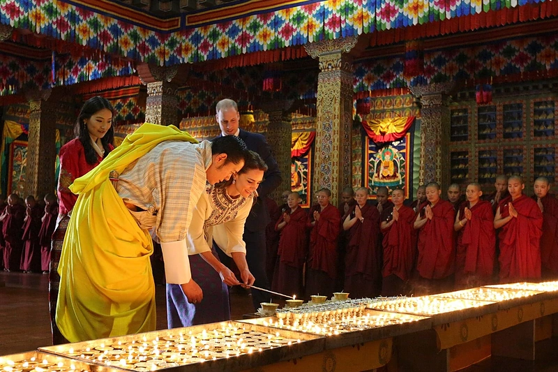 Butane apsilankė Princas Williamas su žmona