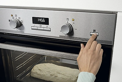 Eletrolux daugiafunkcė orkaitė su garų funkcija „PlusSteam“