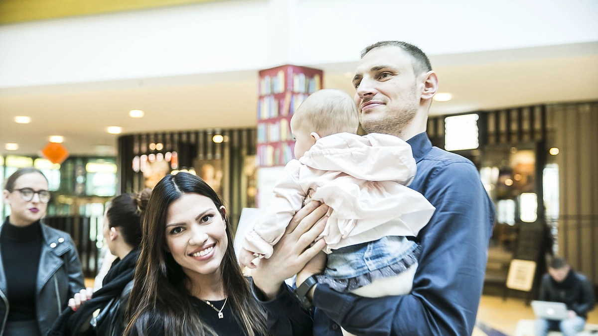 Mindaugas Katelynas su žmona Ugne ir dukra