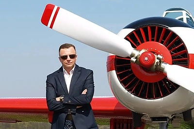 Prie lėktuvų Kaune pozavęs Gediminas Juodeika: „Ši fotosesija – su potekste“