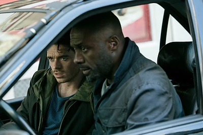 Richardas Maddenas ir Idrisas Elba filme „Bastilijos diena“