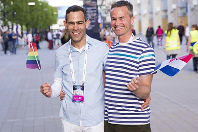 „Eurovizijos“ gerbėjų minia plūsta į „Globe“ areną